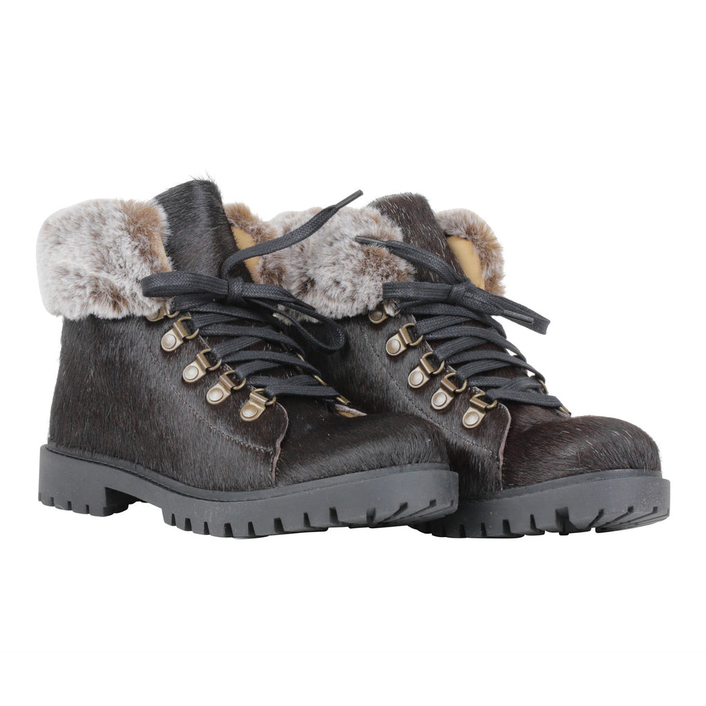 Turbulent Boots